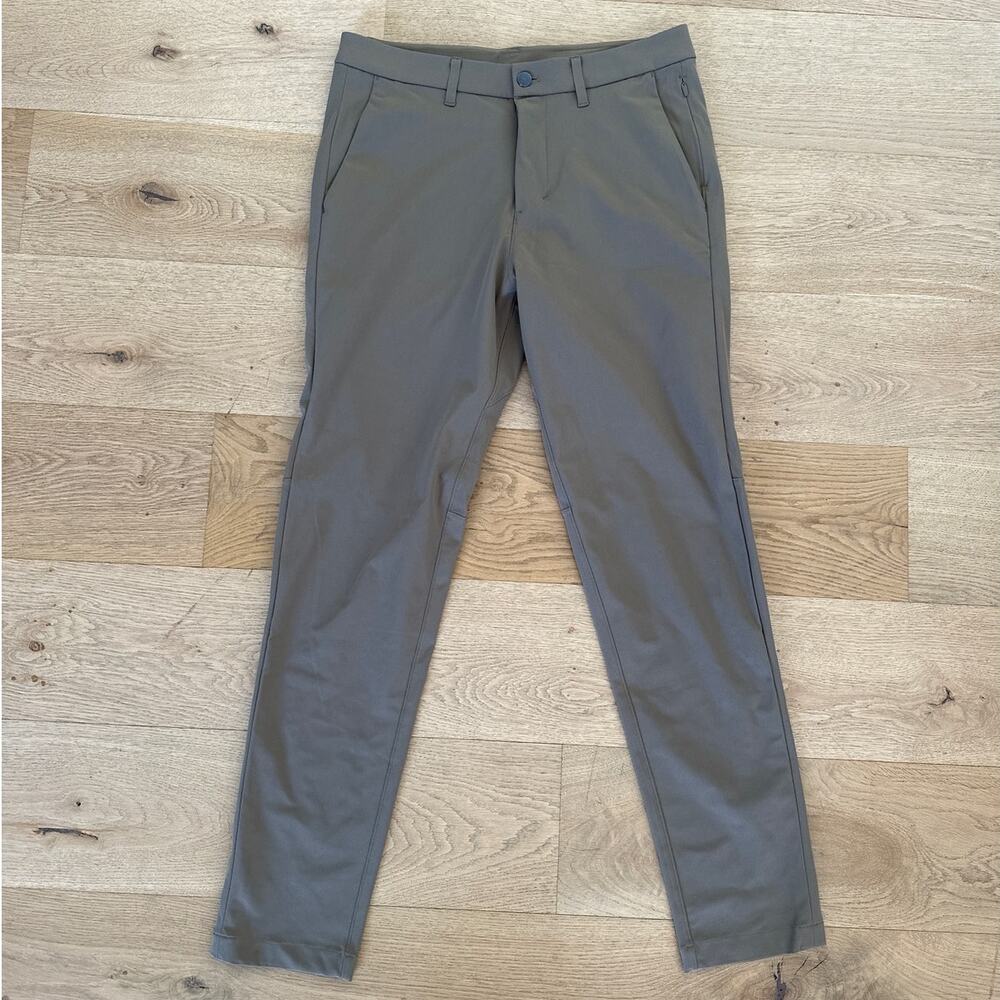 Lululemon - Men's Slim Fit Pants in Brown